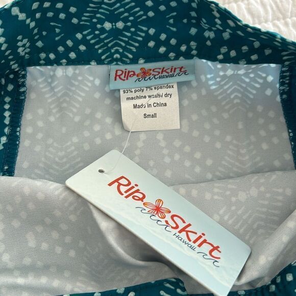 NWT RipSkirt Hawaii Green Print Wrap Skirt Size Small - Picture 3 of 7